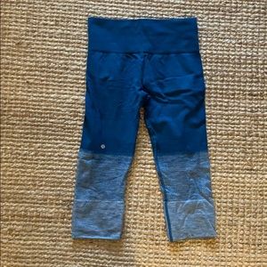 Lululemon - Seamlessly Street Crops - Size 6